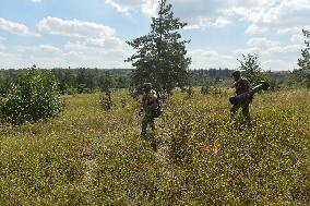 UKRAINE-SOLDIERS-TRAINING