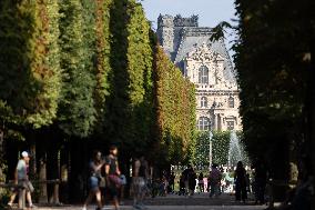 Parisian Right bank during Summer - Paris