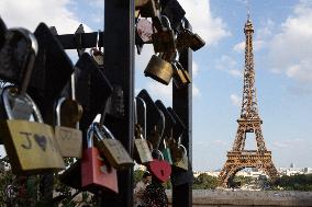 Parisian Right bank during Summer - Paris