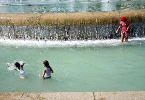 Fresh Heatwave Begins - Paris