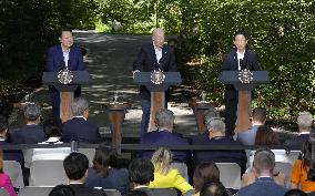 Trilateral summit at Camp David