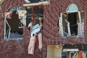 Houston Police Destroy House With Suspect Inside (Aftermath)