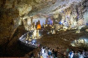 Zhijin Cave in Bijie
