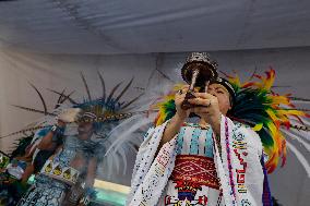 Principe De Seda, Mexican Wrestler, Performs In Xochimilco, Mexico City