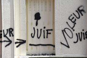 Antisemitic Tags In A Kosher Restaurant In Levallois-Perret