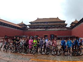 CHINA-BEIJING-INT'L STUDENTS-CYCLING (CN)