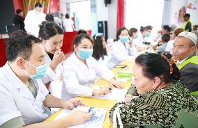 CHINA-XINJIANG-MEDICAL AID (CN)