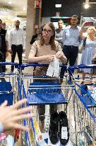 Aurore Berge shopping for back-to-school supplies - Rueil-Malmaison