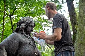 Confident statue damaged in Lviv