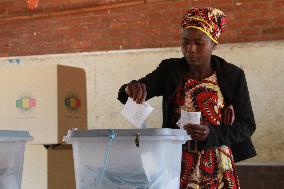 ZIMBABWE-HARARE-GENERAL ELECTIONS-POLLING-START