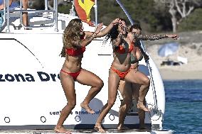 Players Of The Spanish Women's Soccer Team Enjoy A Break - Ibiza