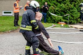 Competition for rescue workers