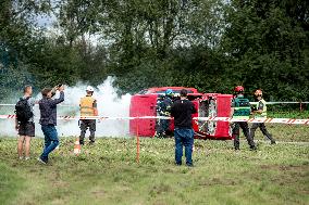 Competition for rescue workers