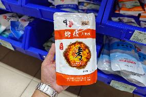 Citizens Snap Up Salt Due to Japan's Nuclear Sewage Discharge