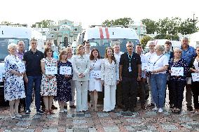 Ukraine gets 20 neonatal ambulances delivered by UNICEF