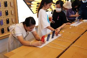 The Renovated Flagship Apple Store in Shanghai