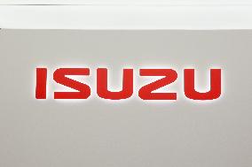 Isuzu Motors signage and logo