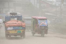 Dhaka Blanketed In Dust - Bangladesh