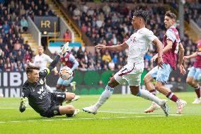 Burnley FC v Aston Villa - Premier League