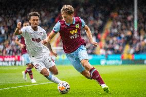 Burnley FC v Aston Villa - Premier League