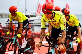 LA VUELTA - Stage 1 Practice