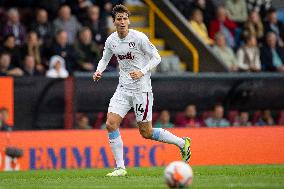 Burnley FC v Aston Villa - Premier League