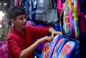 SYRIA-DAMASCUS-SCHOOL YEAR-SHOPPING