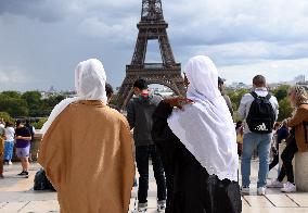 New French Education Minister Bans Abayas Dresses In Schools