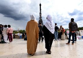 New French Education Minister Bans Abayas Dresses In Schools