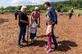 Trudeau Visits A Farm - Ontario