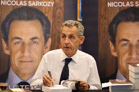 Nicolas Sarkozy Book Signing - Arcachon