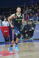 Chinese Basketball Player Yi Jianlian Announces Retirement