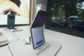 OPPO Release Find N3 Flip Vertical Folding Screen Mobile Phone