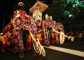 SRI LANKA-KANDY-ESALA PERAHERA FESTIVAL