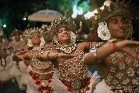 SRI LANKA-KANDY-ESALA PERAHERA FESTIVAL