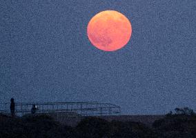 U.S.-SAN FRANCISCO-FULL MOON