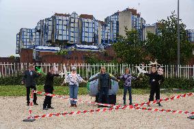 Environmental Activists Prostest In Front The Court - Bobigny