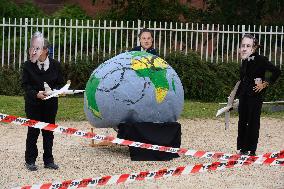 Environmental Activists Prostest In Front The Court - Bobigny