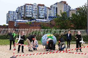 Environmental Activists Prostest In Front The Court - Bobigny