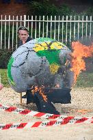 Environmental Activists Prostest In Front The Court - Bobigny