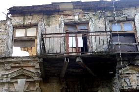 Residential building wall collapses in Odesa