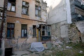 Residential building wall collapses in Odesa