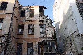 Residential building wall collapses in Odesa