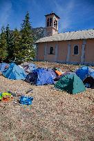 Refugee Camp - Briancon