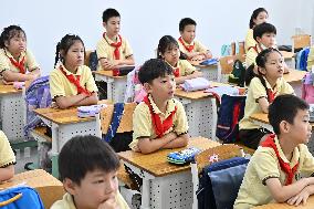 CHINA-SCHOOLS-NEW SEMESTER (CN)