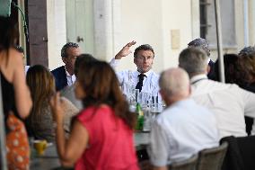 President Macron During A Trip On Vocational High School Reform - Baumes-De-Venise