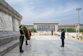 CHINA-BEIJING-BENINESE PRESIDENT-MONUMENT-TRIBUTE (CN)