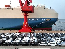 Vehicles Export in Lianyungang Port