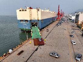 Vehicles Export in Lianyungang Port