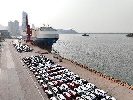 Vehicles Export in Lianyungang Port